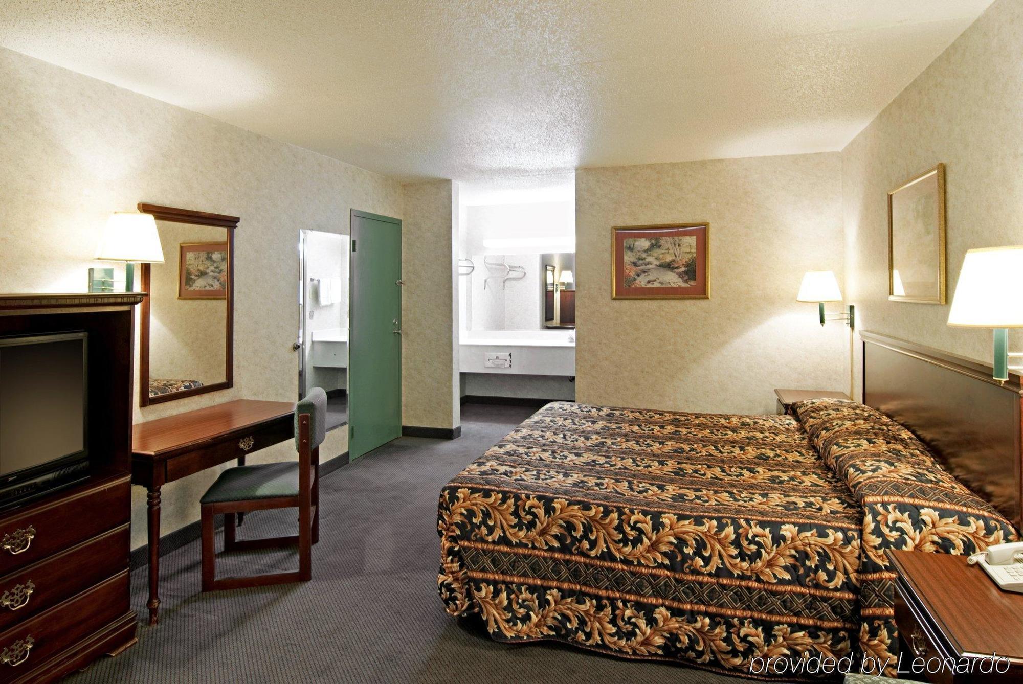 America'S Best Value Inn & Suites - Memphis/Graceland Номер фото