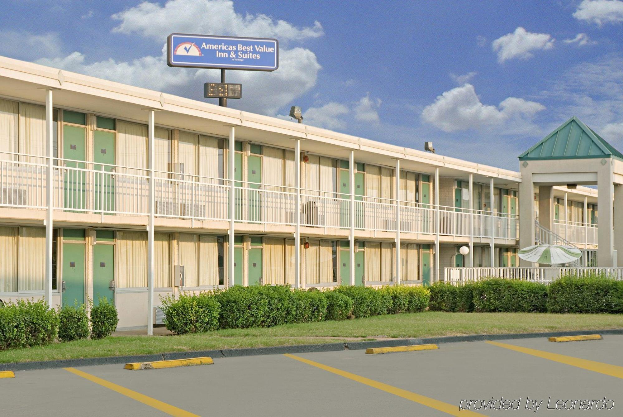 America'S Best Value Inn & Suites - Memphis/Graceland Экстерьер фото